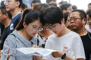 一大四小！湖人今日首发：浓眉+雷迪什+普林斯+里夫斯+拉塞尔