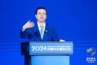 文班晒选秀日与父母合照：令双亲骄傲 2023年我最难忘的照片